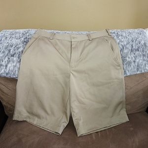 Men's Nike Dri-Fit golf shorts. Waist size 32